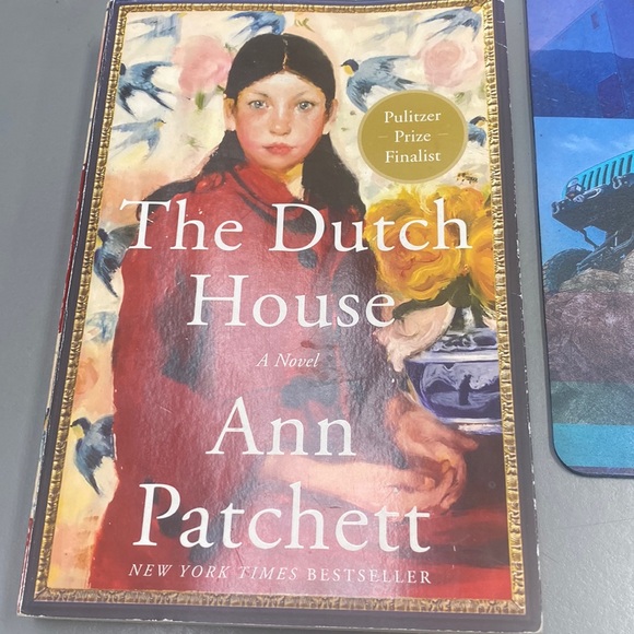 Chronicle Books Accessories - The Dutch House 🌸3 for $15